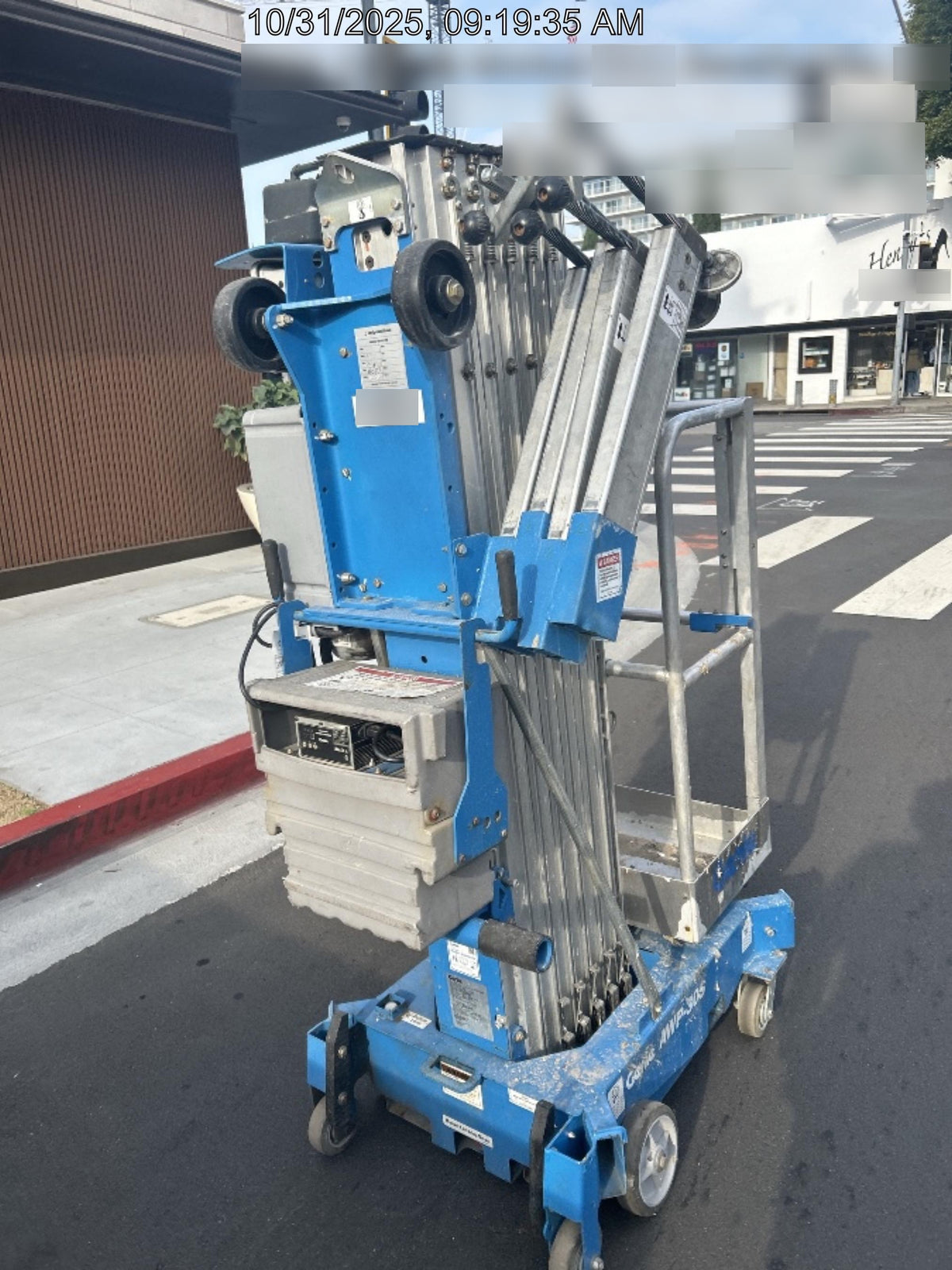 2019 GENIE AWP-30S