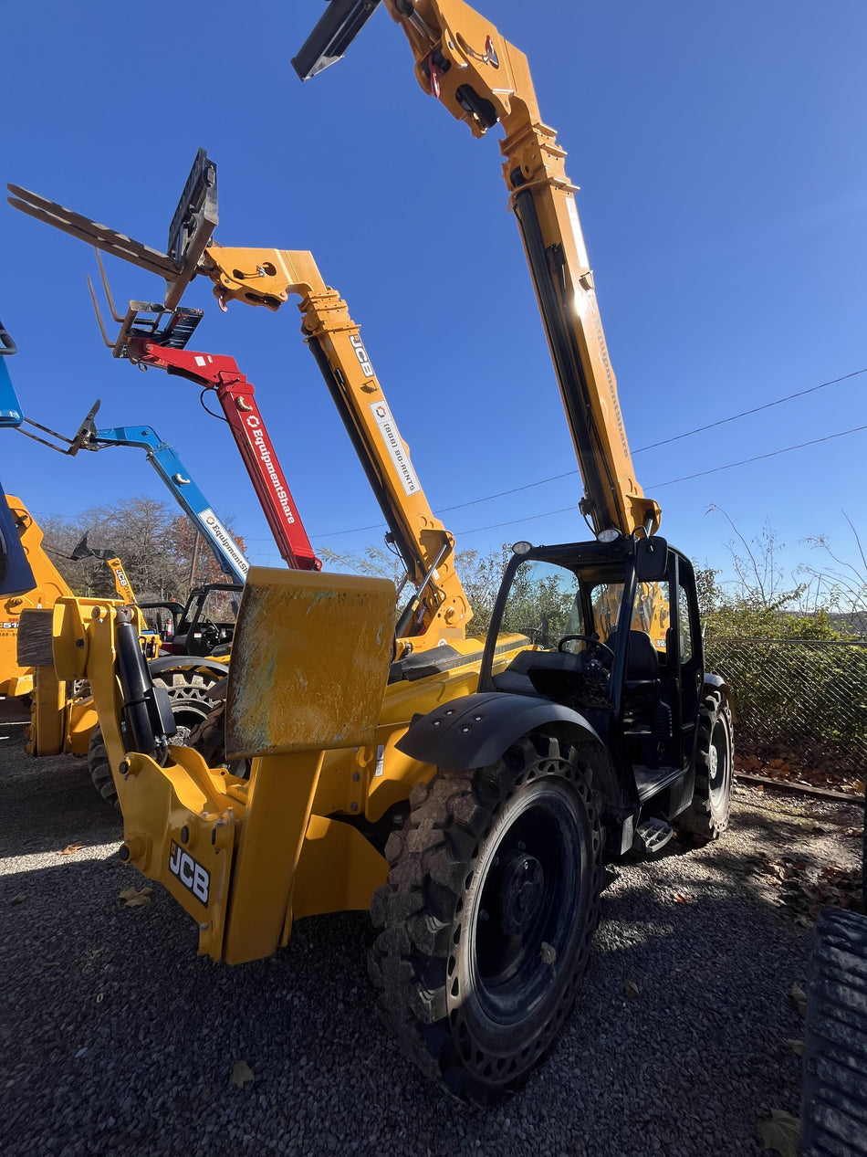 2025 JCB 512-56