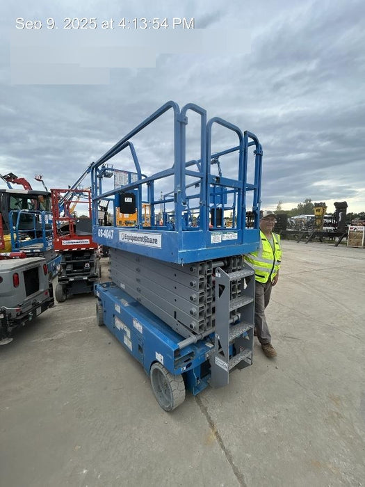 2019 Genie GS-4047 Folding rails with half height swing gate