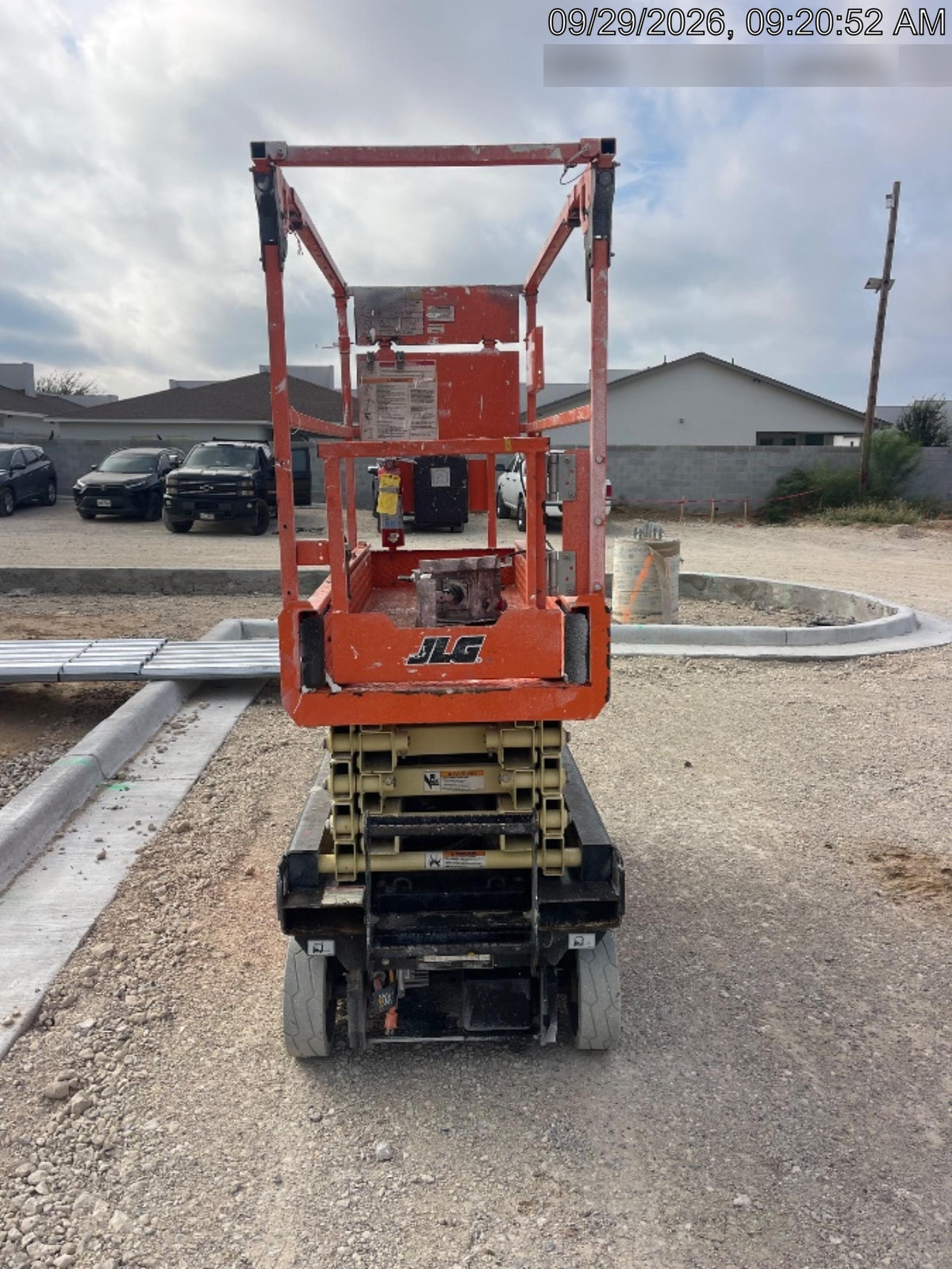 2025 JLG ES1932