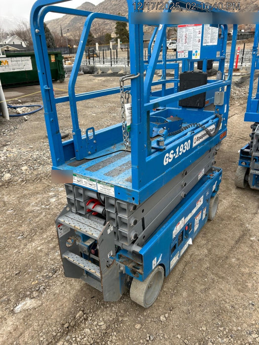 2019 Genie GS-1930 Fixed rails with chain Entry