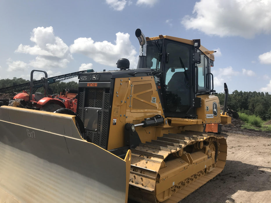 2020 JOHN DEERE 700L