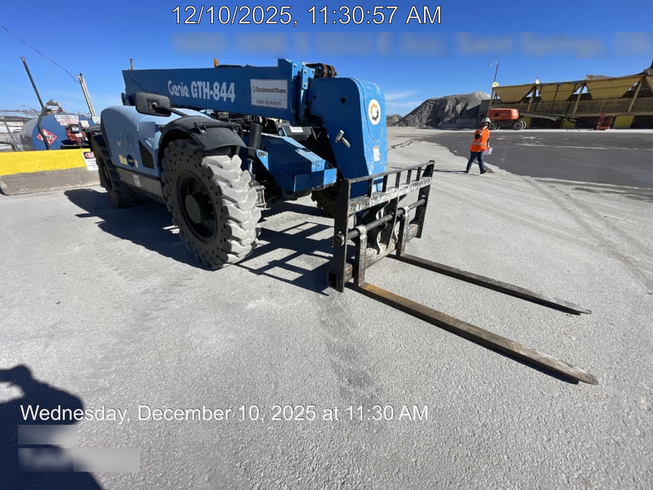 2018 Genie GTH-844 Genie GTH-844 w/Open ROPS, Solid Tires, beacon/work lights, 60" carriage/forks