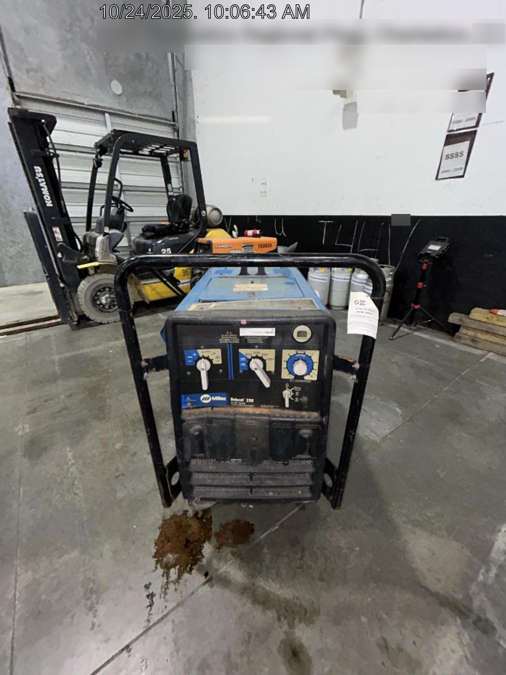 2019 Miller Electric BOBCAT 250 951600 PKG-250 amp Propane Welder, Standard w/Running Gear, Bracket, Hose"250 amp Propane Welder, Standard w/Running Gear, Bracket, Hose