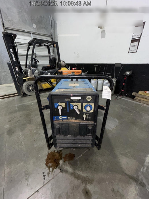2019 Miller Electric BOBCAT 250 951600 PKG-250 amp Propane Welder, Standard w/Running Gear, Bracket, Hose"250 amp Propane Welder, Standard w/Running Gear, Bracket, Hose