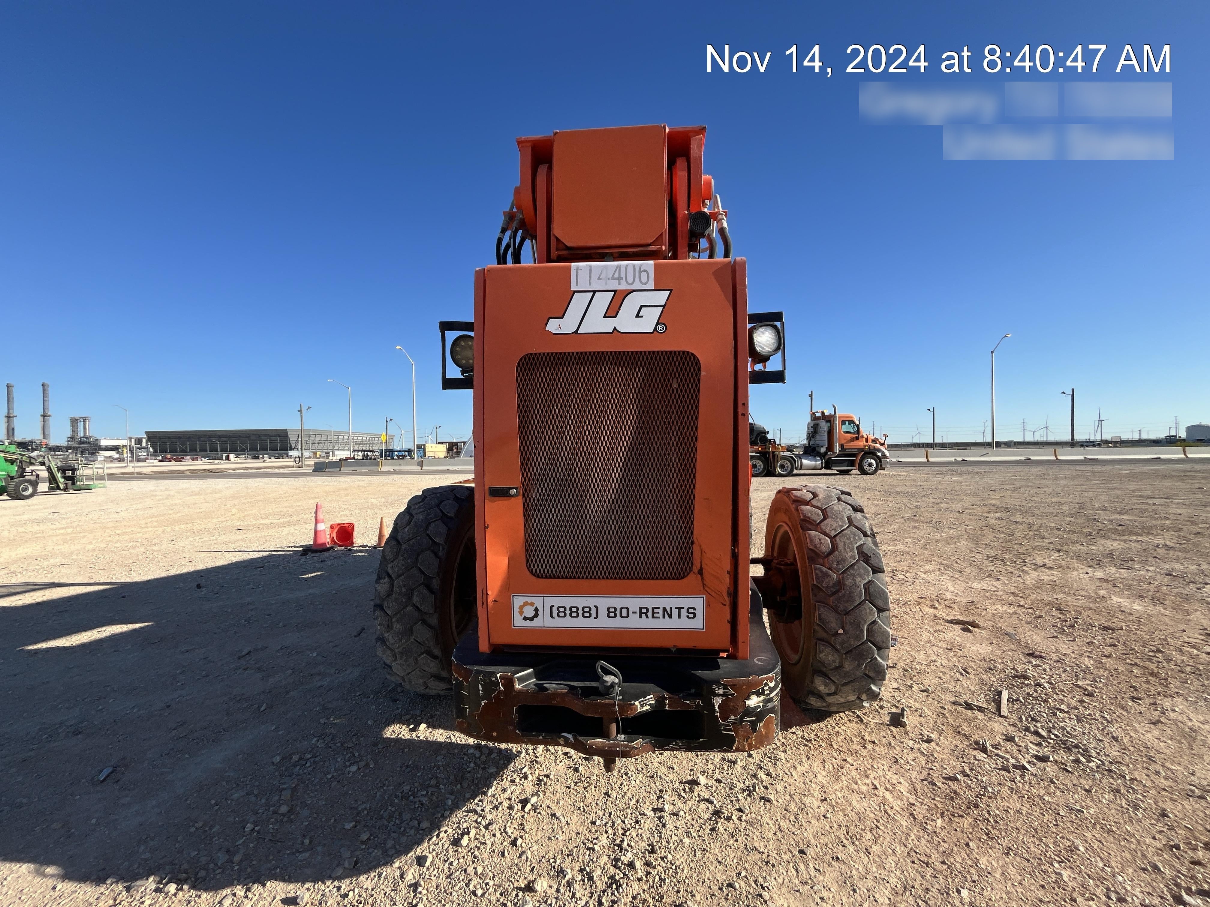 2020 Skytrak 8042 74 Hp, FF Tires, Work Lights, Beacon, Aux Hydraulics, Back up Alarm, Lifting Eye, ES Decals