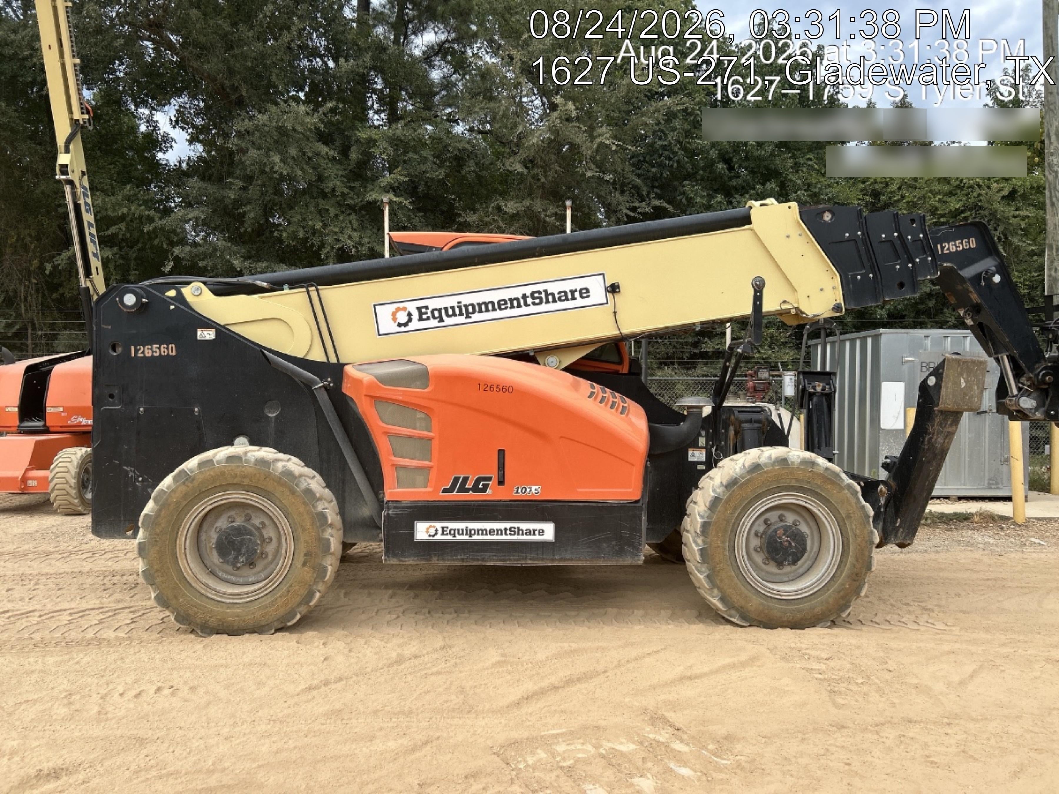 2021 JLG 1075