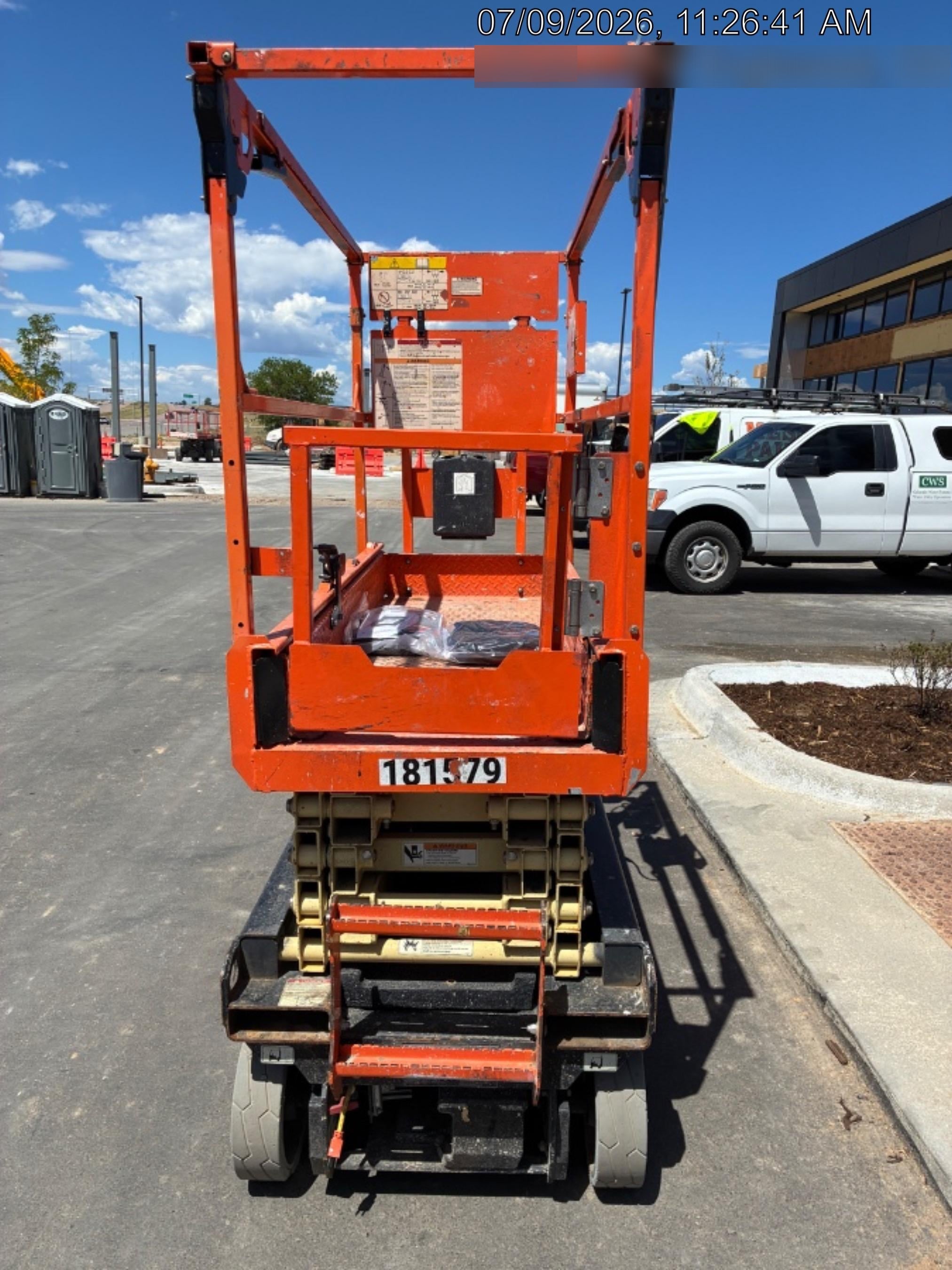 2021 JLG ES1932