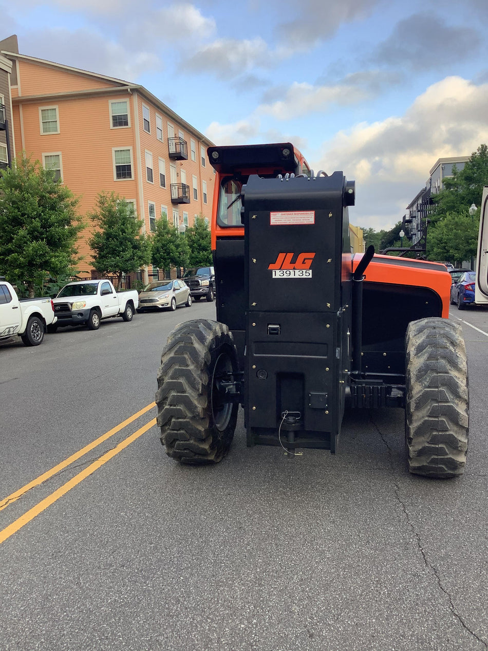 2021 JLG 1075