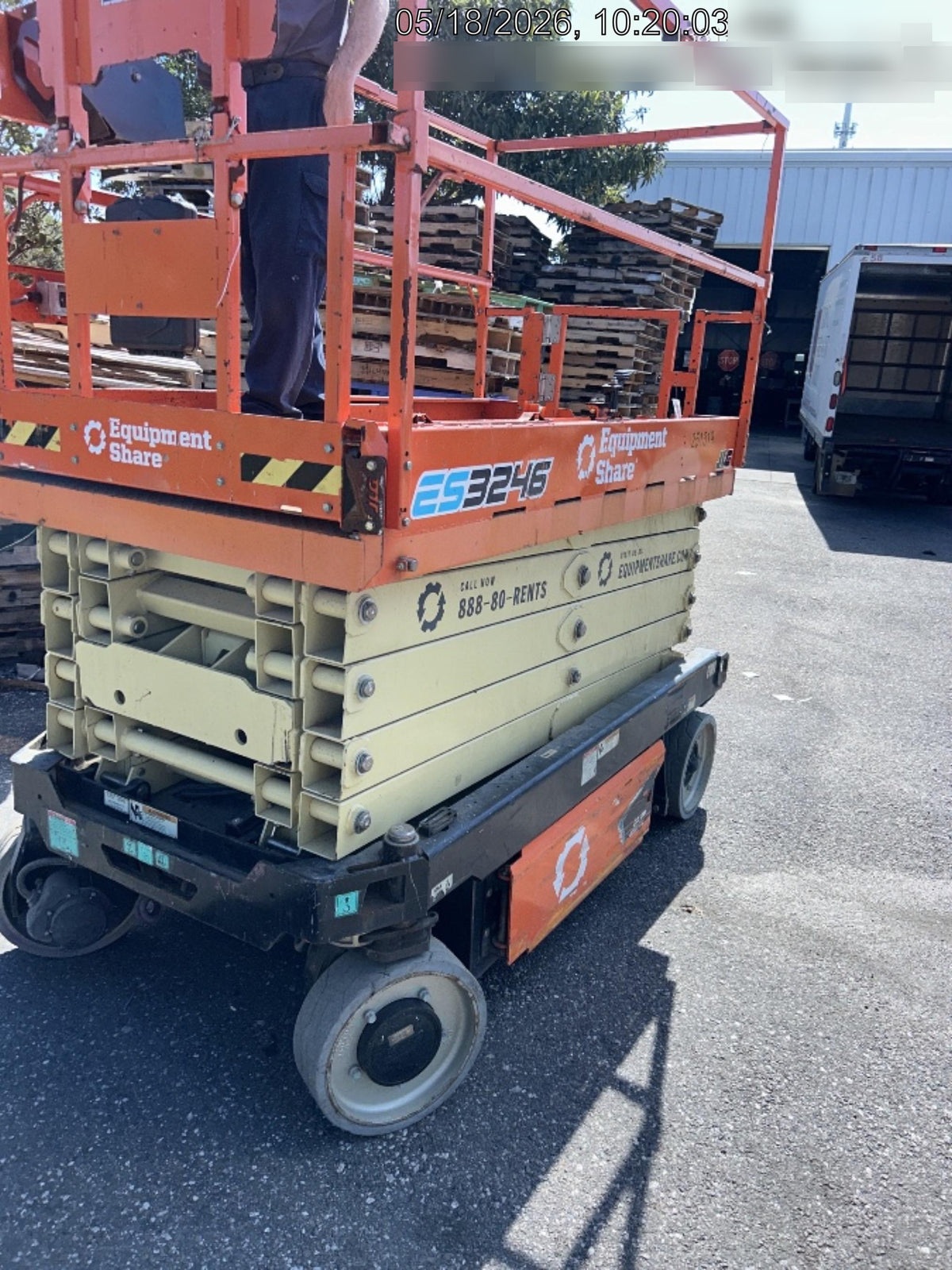 2022 JLG ES3246