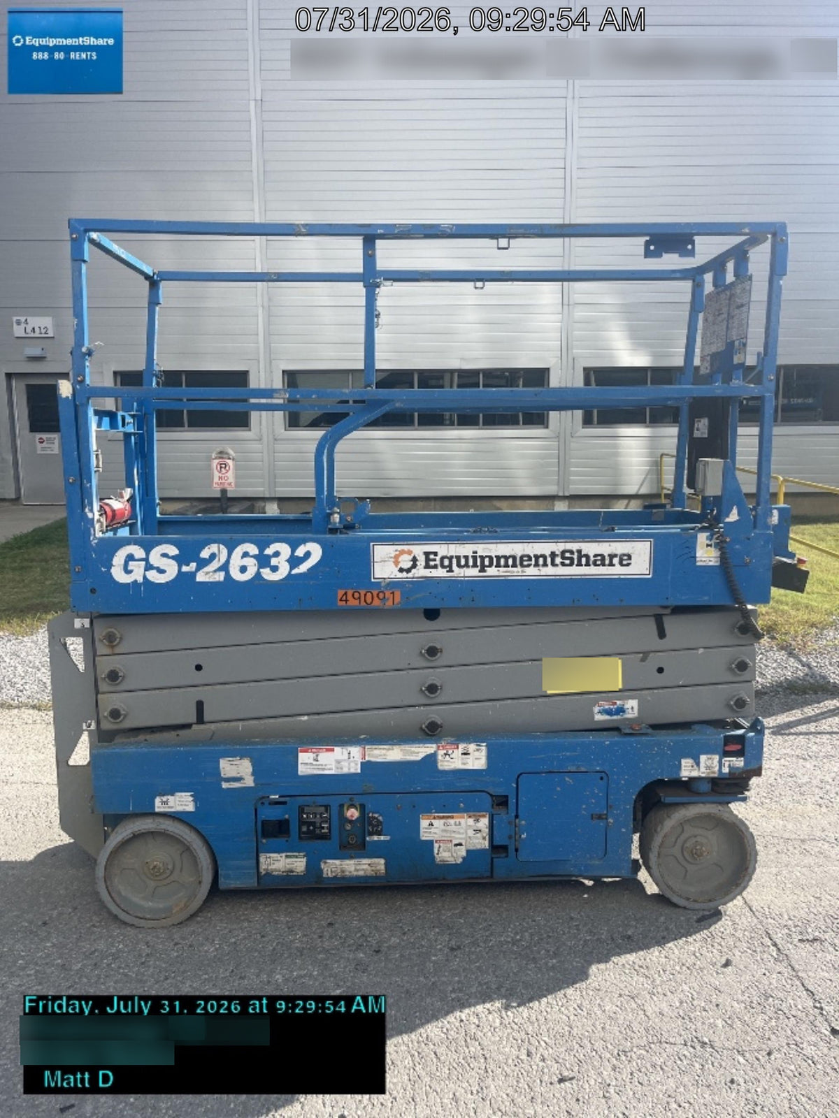 2019 Genie GS-2632 Folding rails with half height swing gate