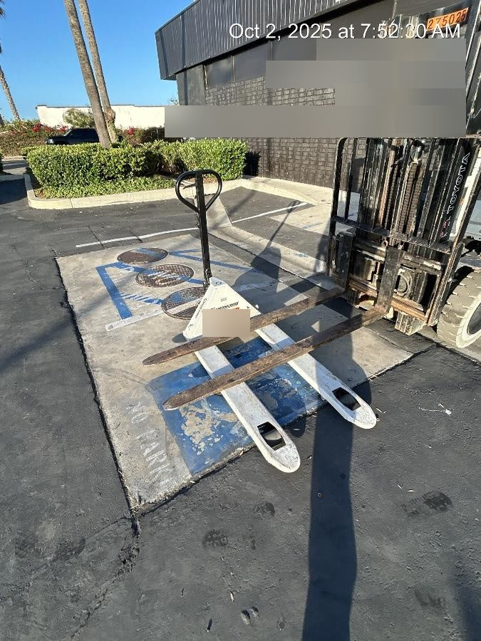 2024 STRONGWAY 4400 lb Pallet Jack