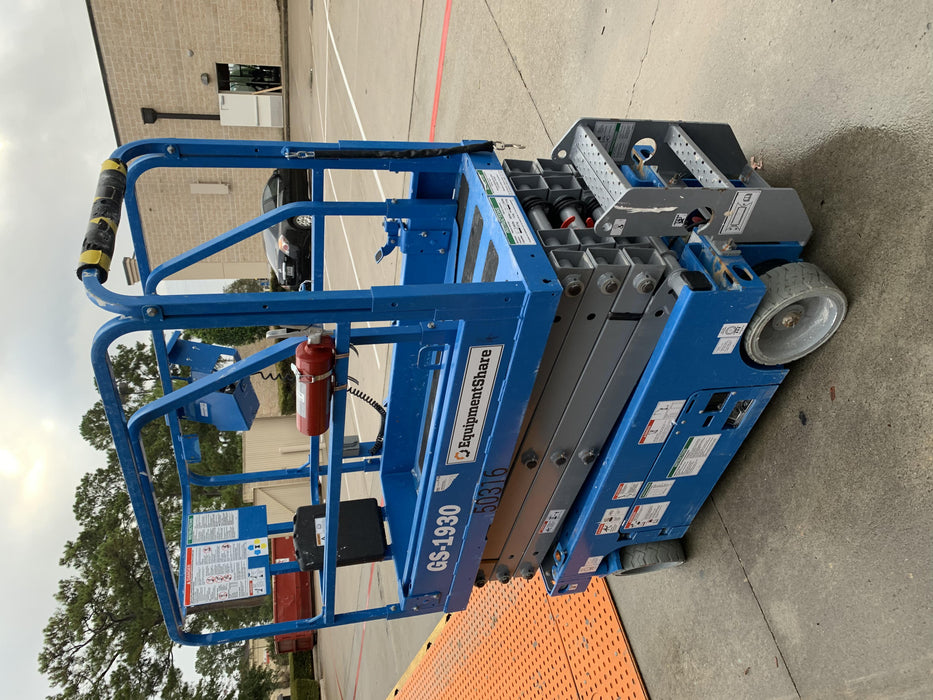 2019 Genie GS-1930 Fixed Rails with Chain Entry
