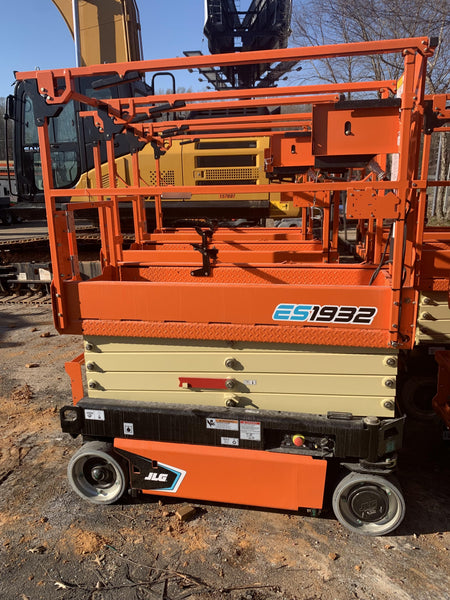 2022 JLG ES1932