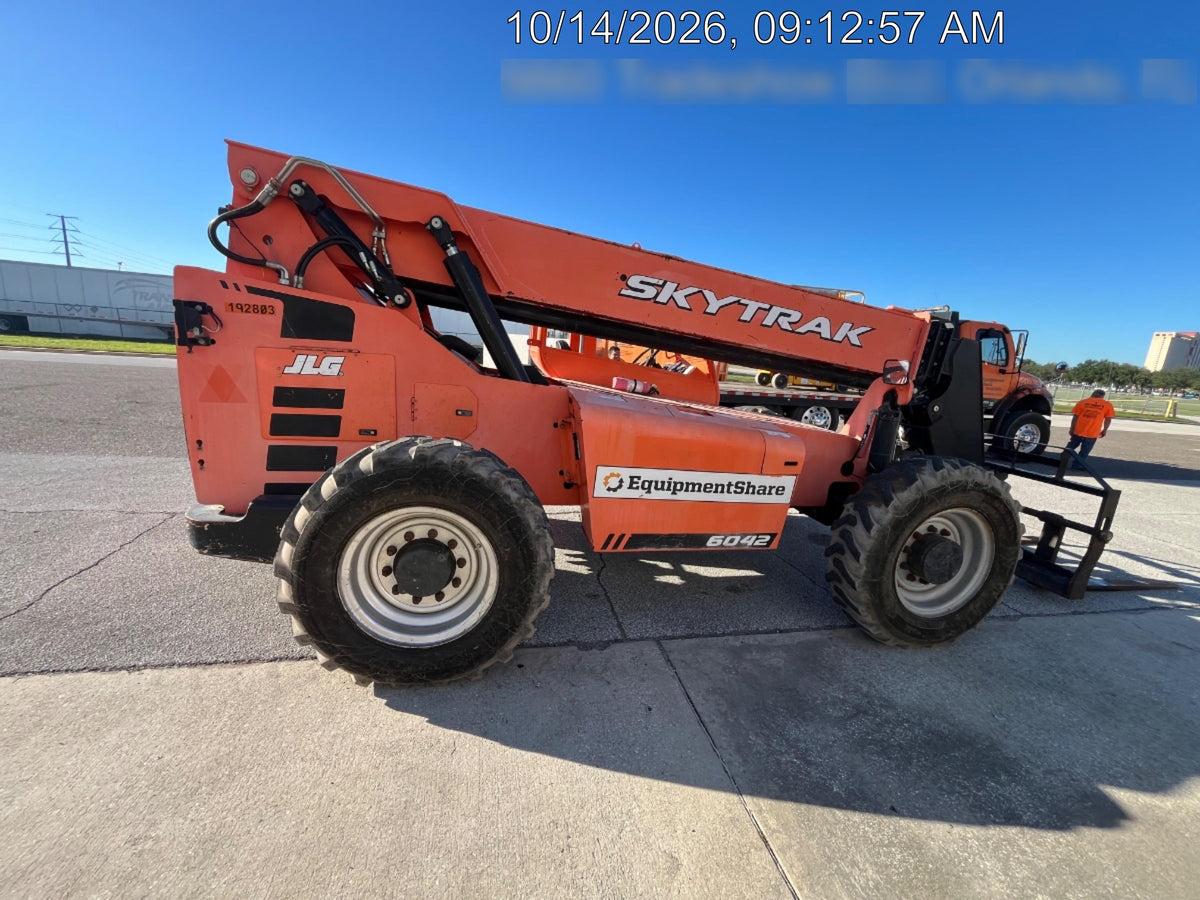 2017 Skytrak 6042 42' REACH, PALLET FORKS, 6k, FOAM FILLED TIRES