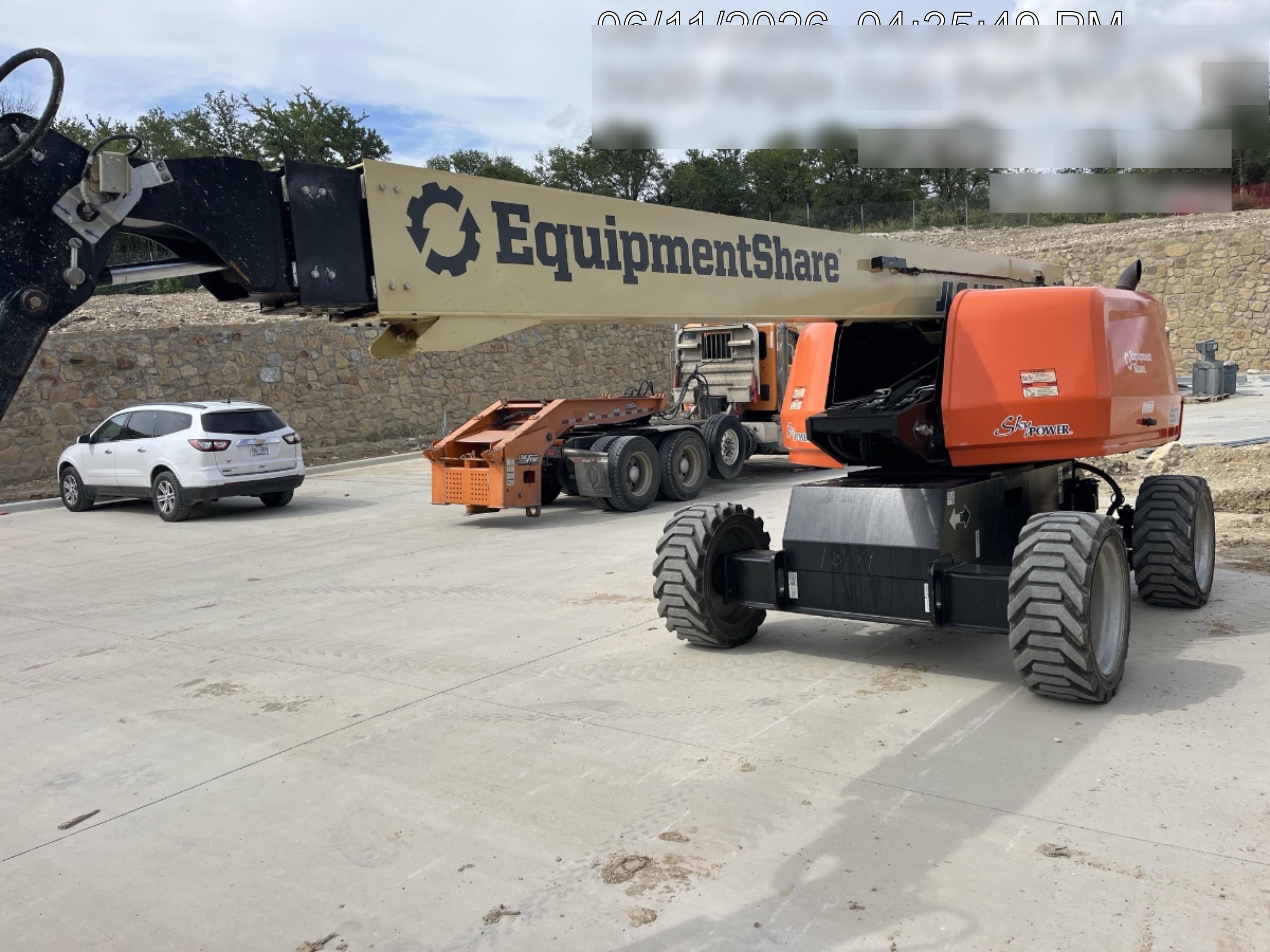 2023 JLG 660SJ