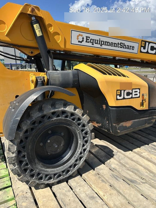 2019 JCB 509-42 74 HP w/CAB/HVAC, Beacon, Aux Hydraulics, Worklights, Solid Tires