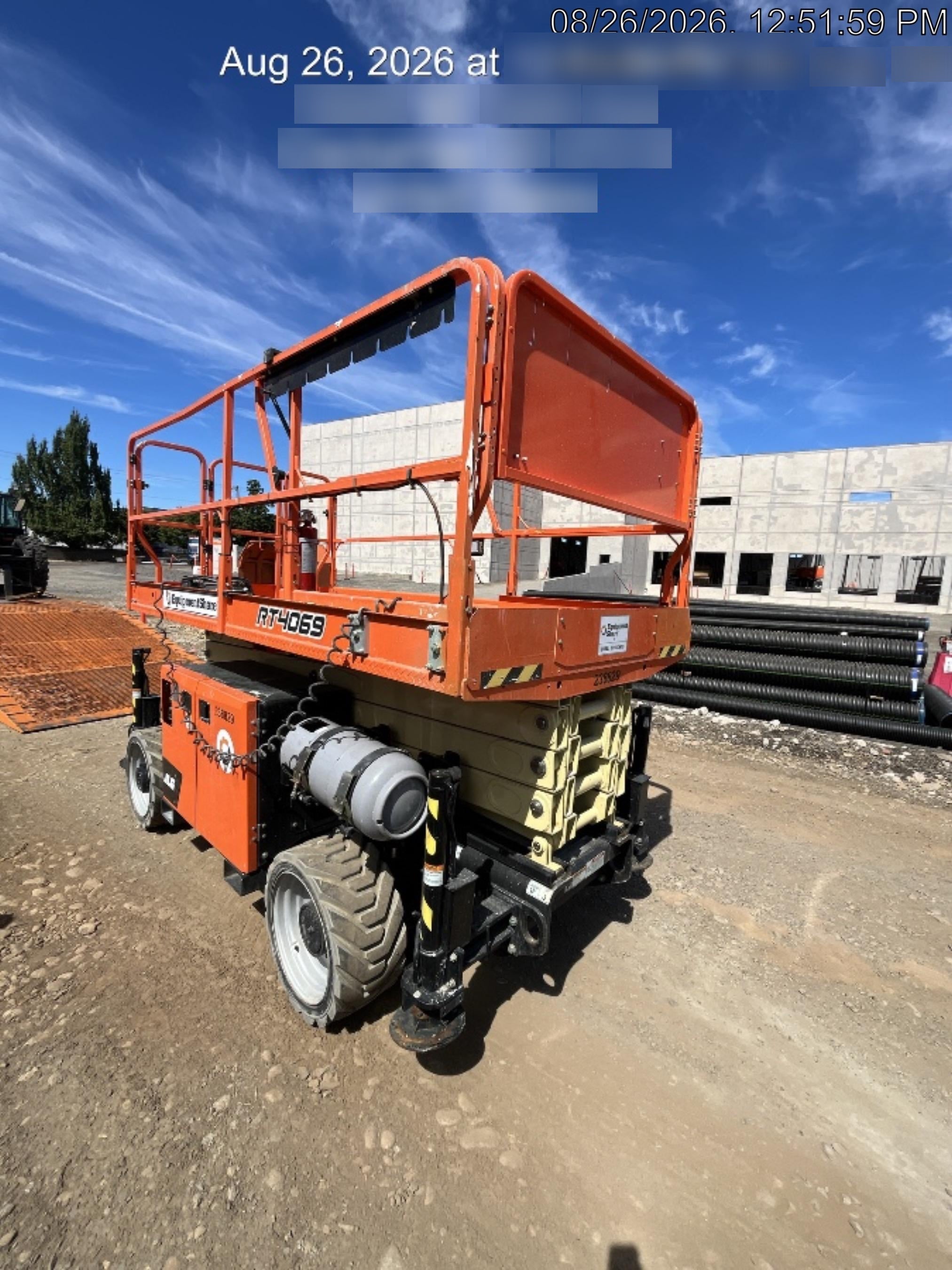 2022 JLG RT4069
