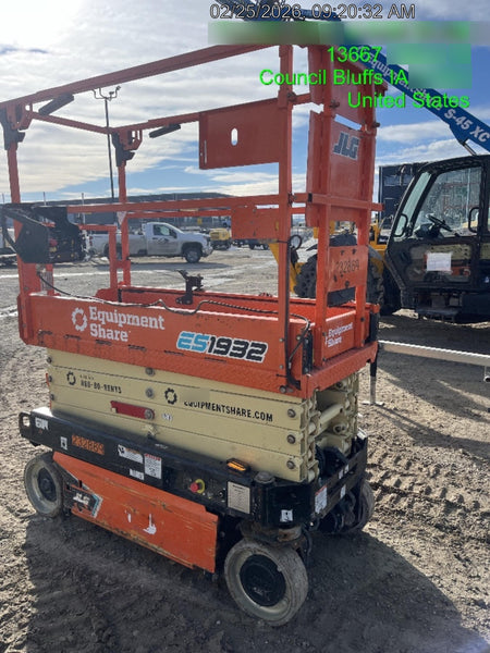 2022 JLG ES1932