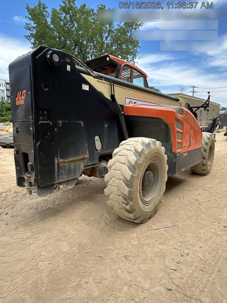 2021 JLG 1075
