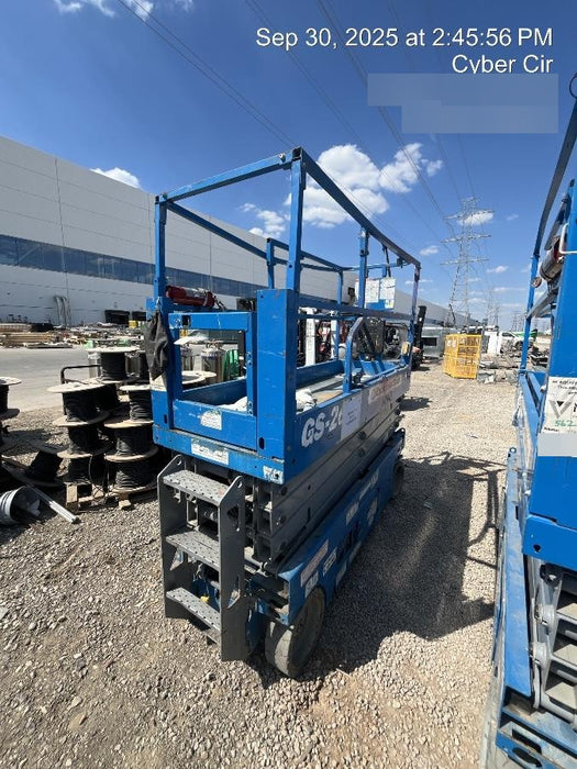 2019 Genie GS-2632 Folding rails with half height swing gate