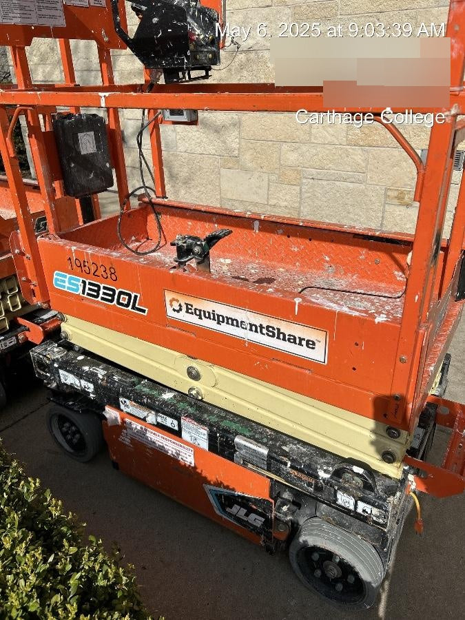 2021 JLG ES1330L