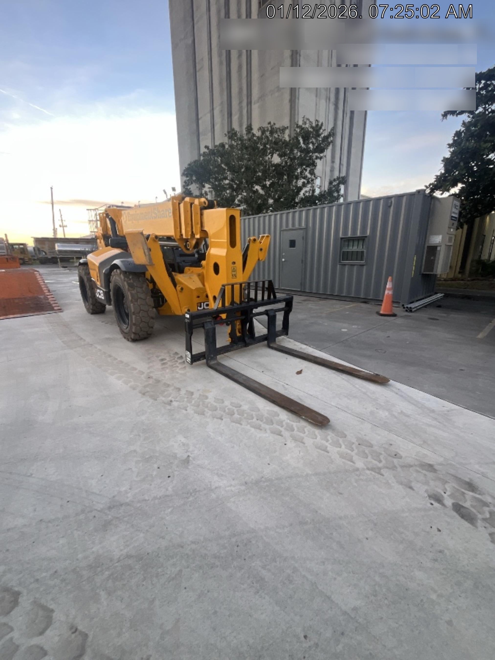 2025 JCB 512-56