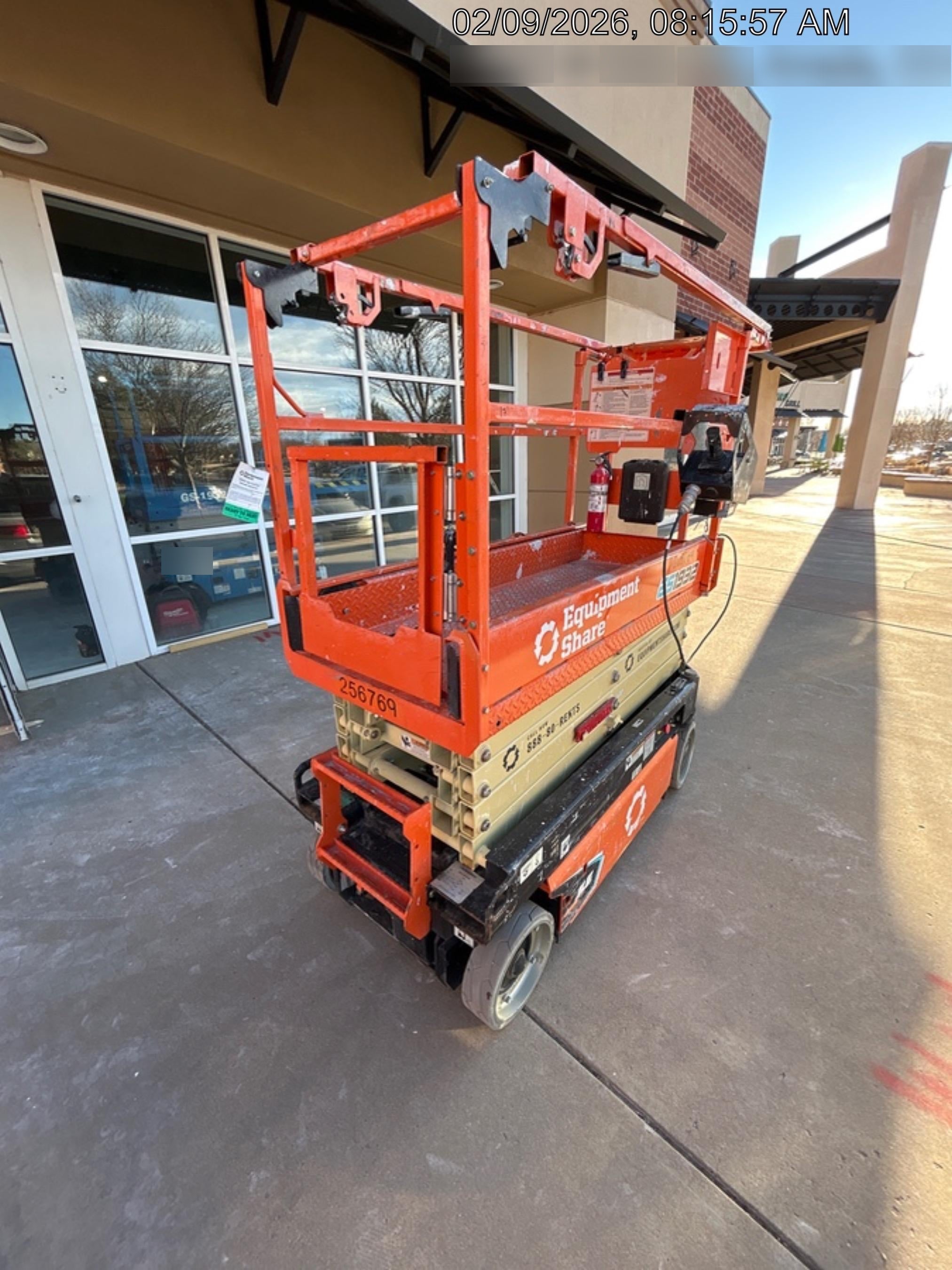 2022 JLG ES1932