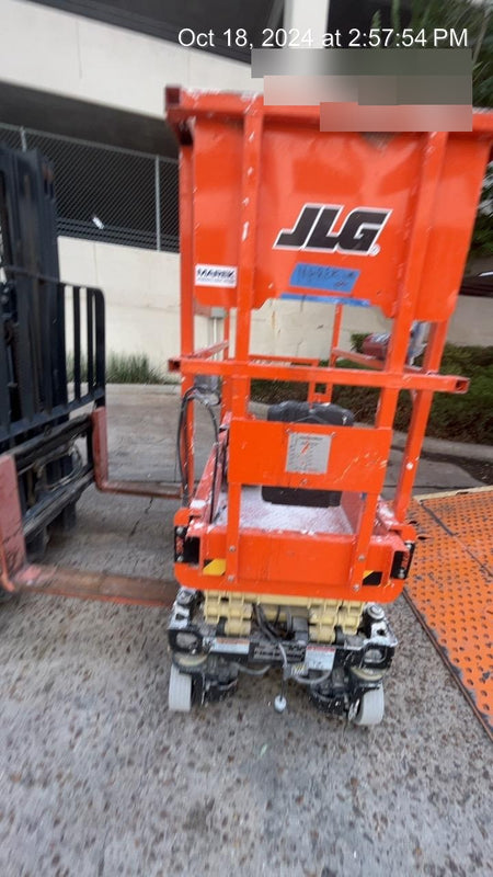 2021 JLG ES1330L