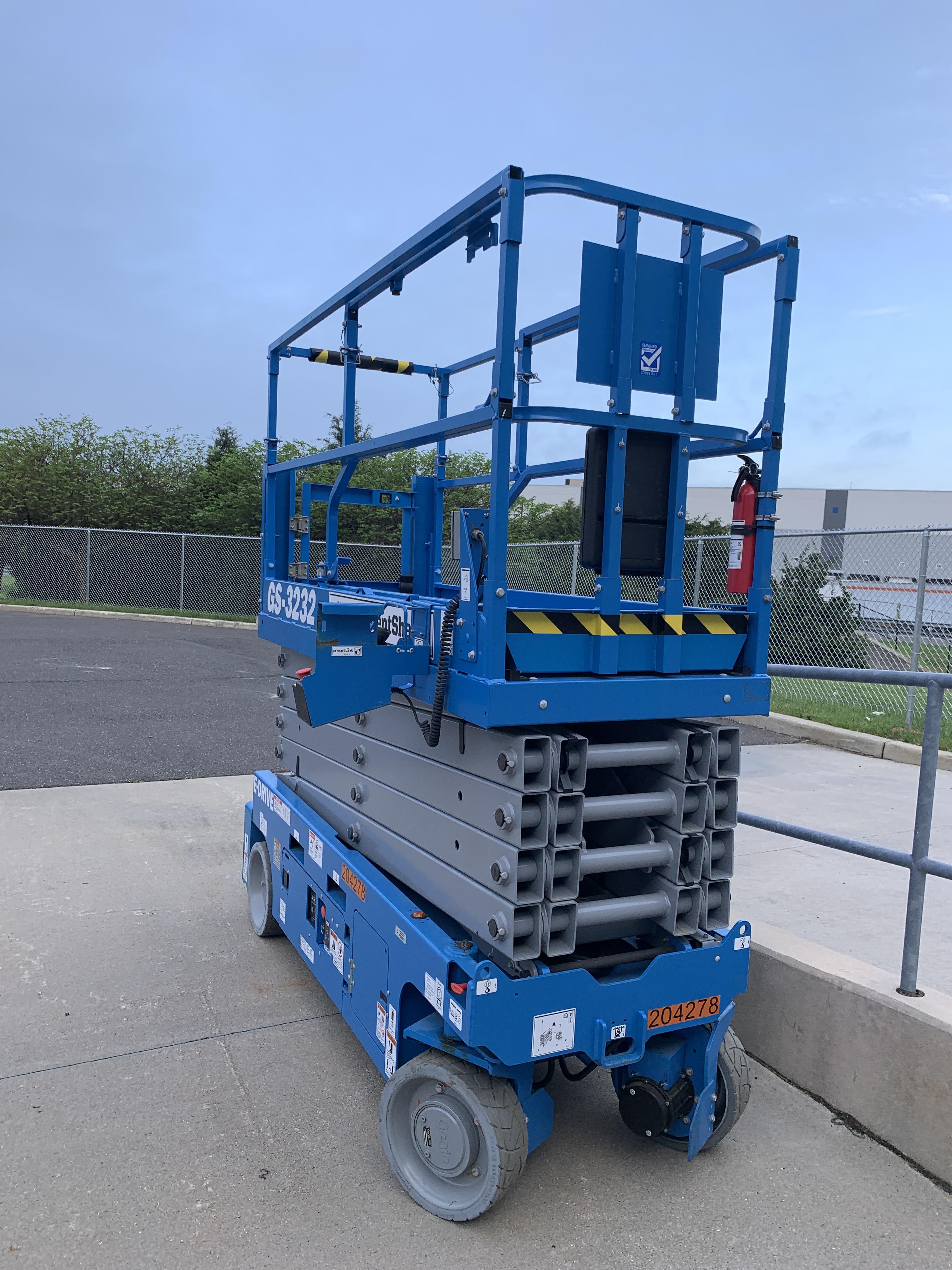 2022 GENIE GS-3232