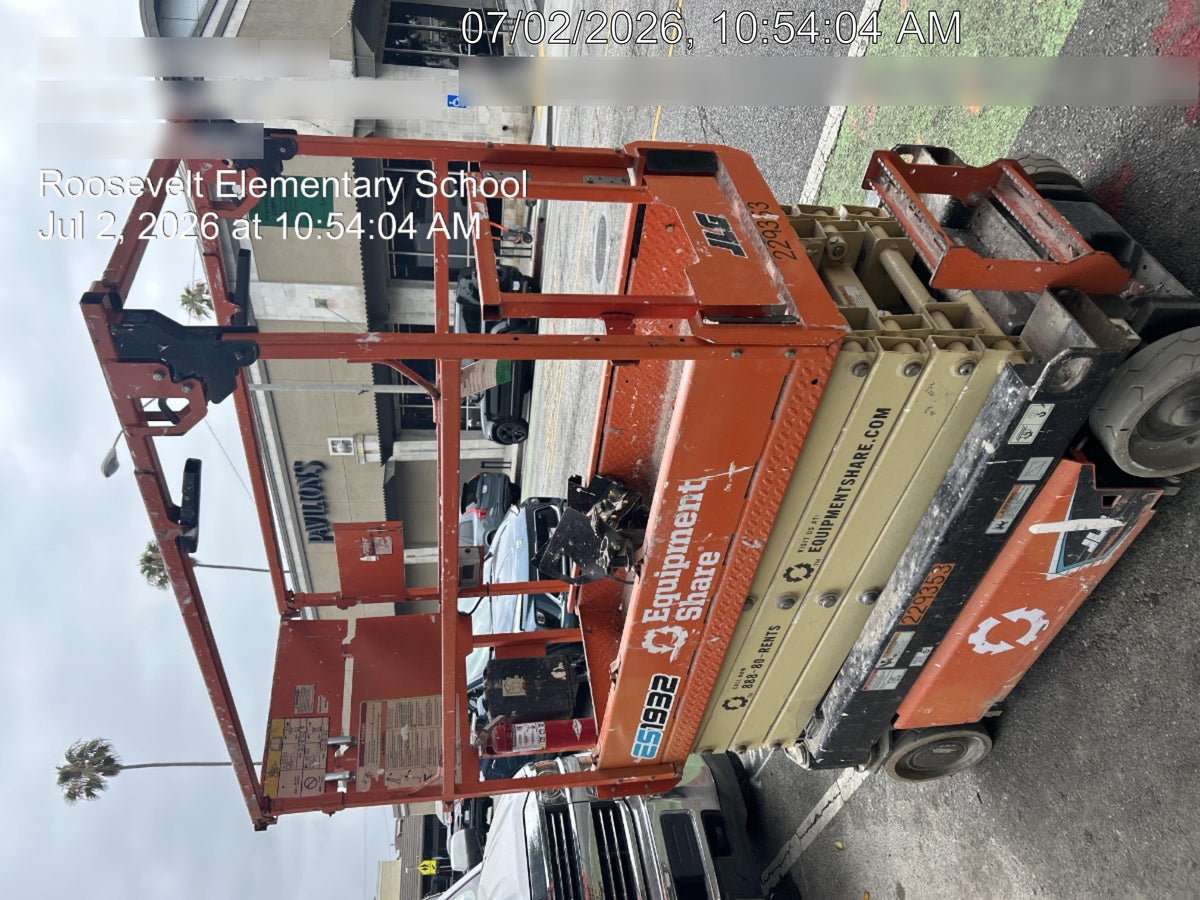 2022 JLG ES1932