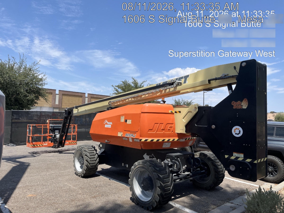 2023 JLG 800AJ