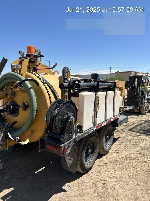 2021 Vac-Tron LP573XDT T4 Koehler Diesel Engine, 500 Gallon Debris Tank, x2 100 Gallon Water Tanks