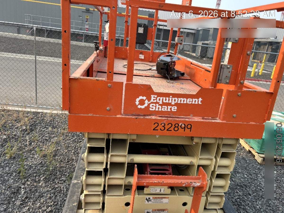 2022 JLG ES3246