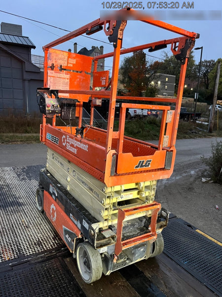 2023 JLG ES1932