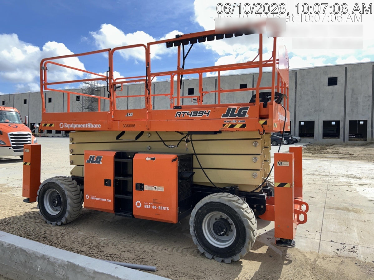 2023 JLG RT4394