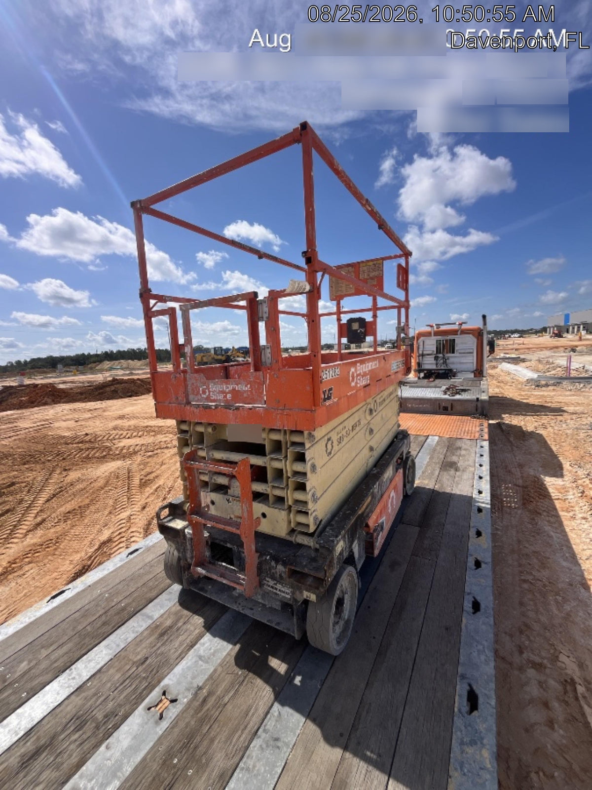 2022 JLG ES3246