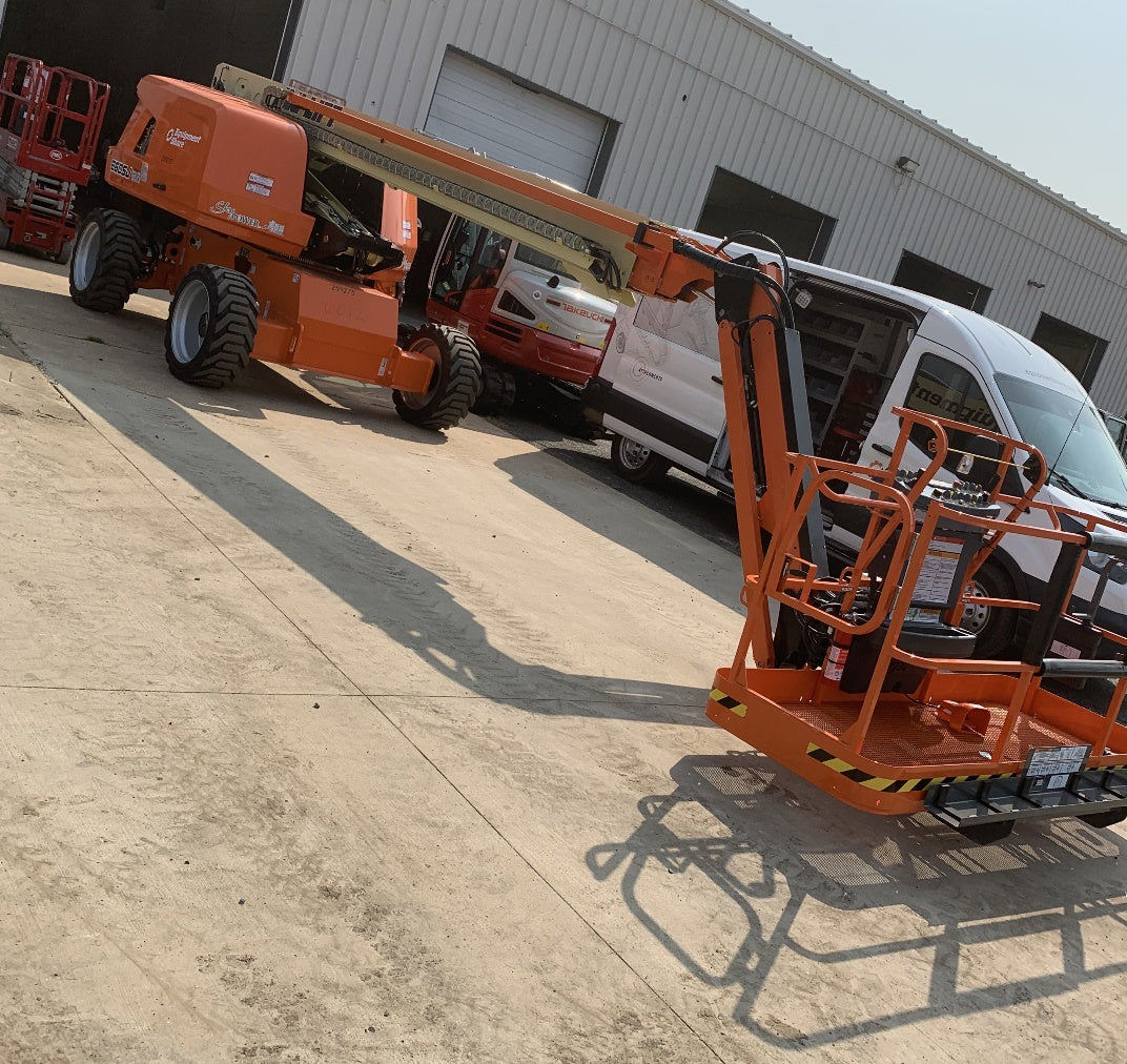 2022 JLG 660SJ