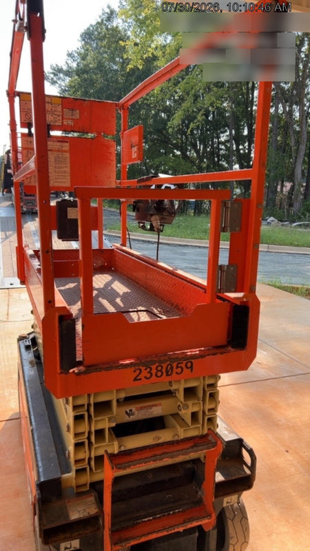 2022 JLG ES1932