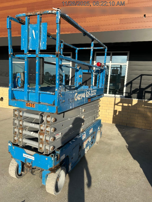 2017 Genie GS-3232 Genie GS3232 Narrow 32' Scissor Lift