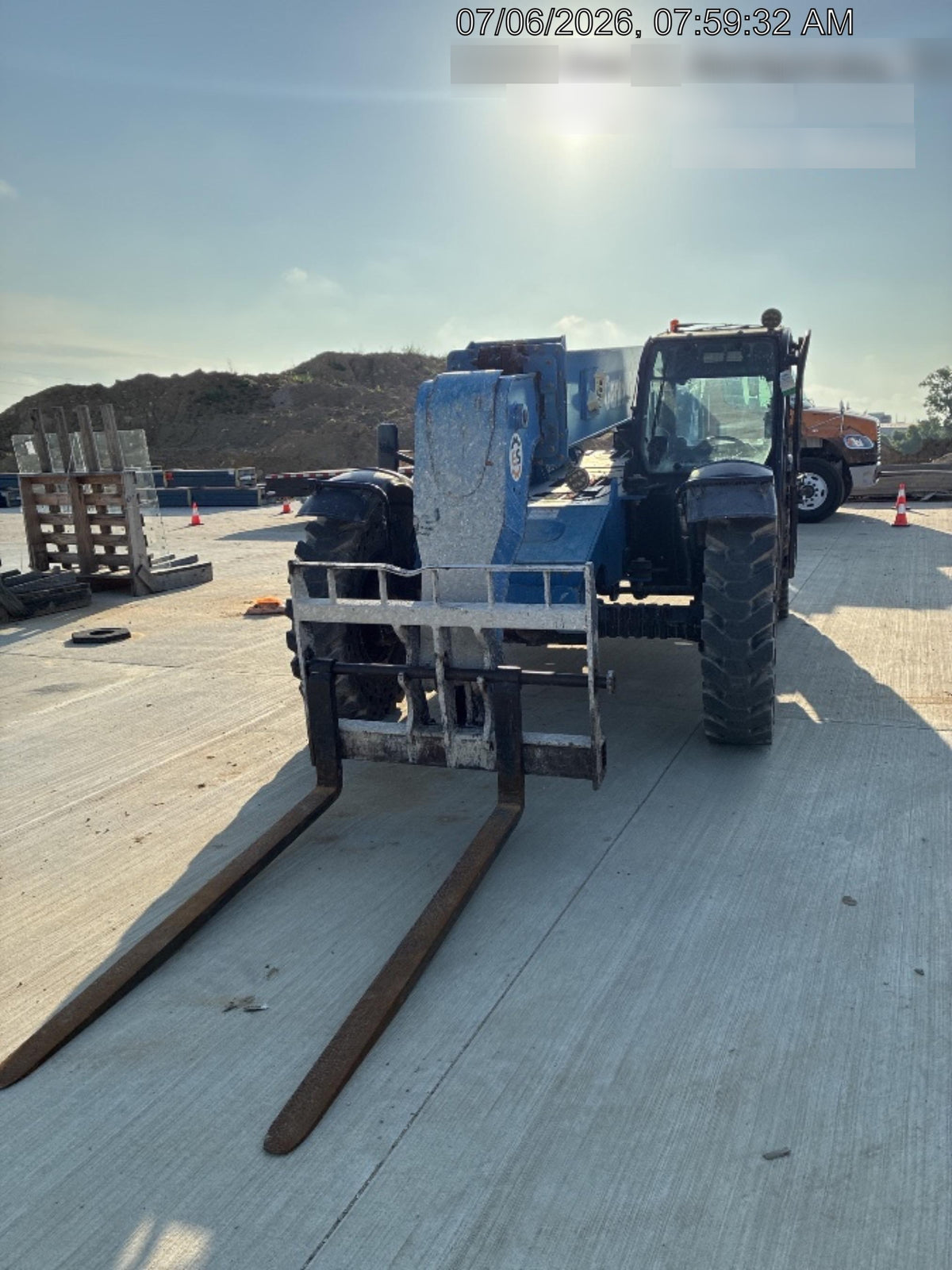 2019 Genie GTH-844 Genie GTH-844 w/Enclosed Cab w/HVAC, Work Lights, Solid Tires, Beacon, 60" Carriage and Forks