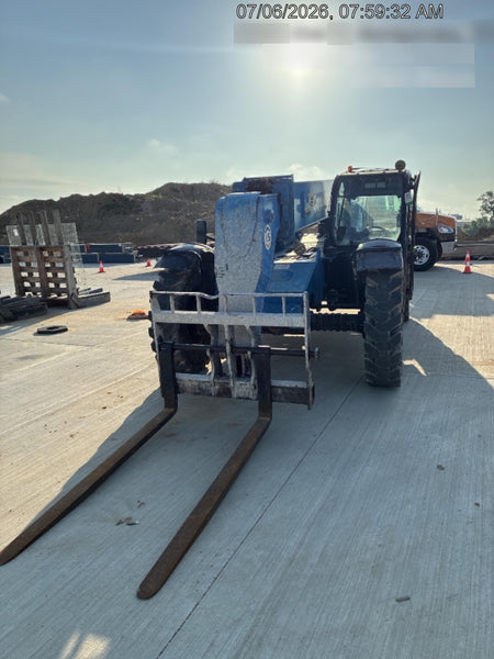 2019 Genie GTH-844 Genie GTH-844 w/Enclosed Cab w/HVAC, Work Lights, Solid Tires, Beacon, 60" Carriage and Forks