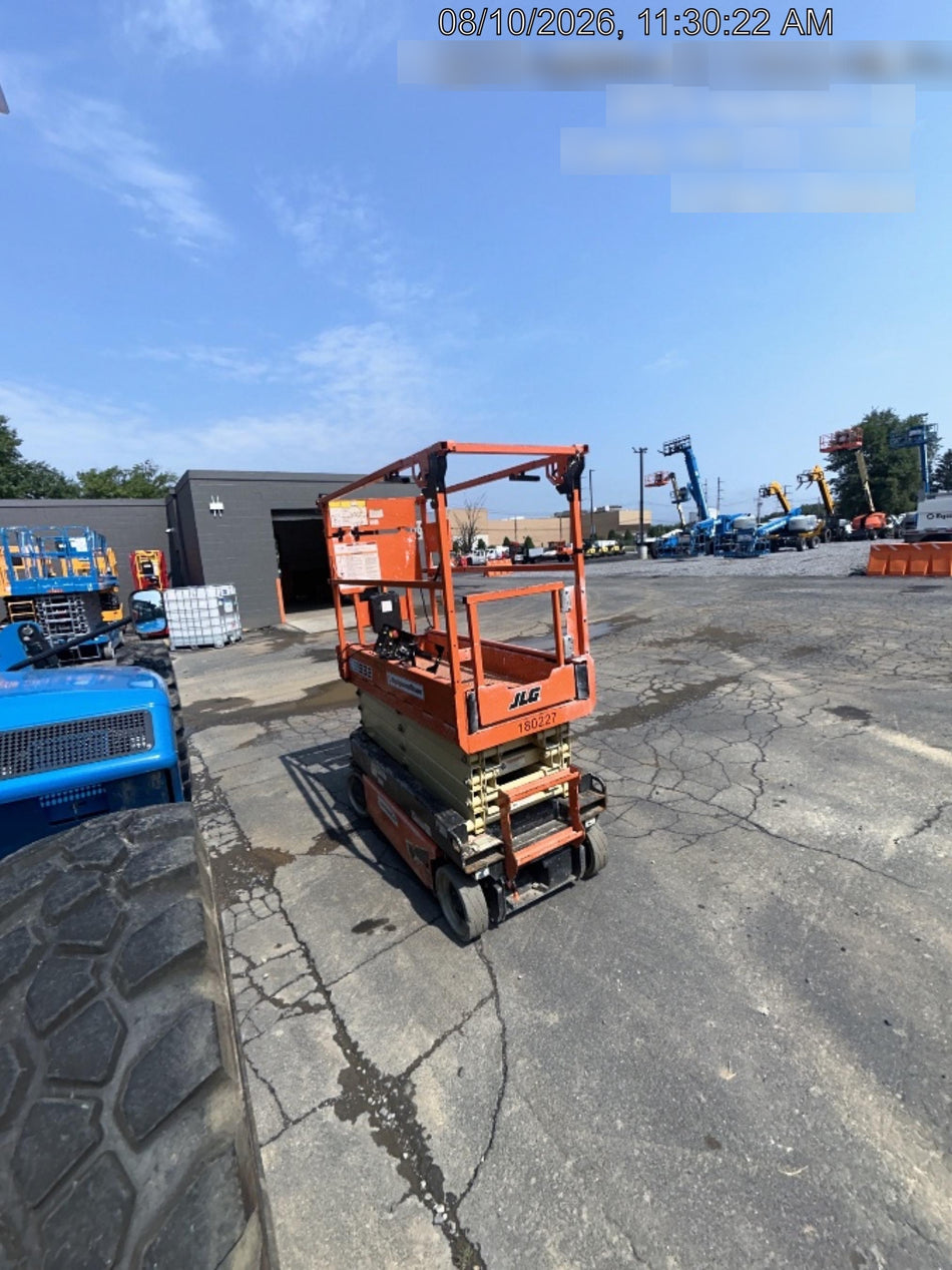 2021 JLG ES1932