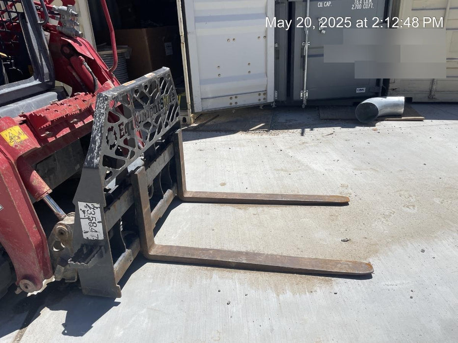 2022 PALADIN 48" Pallet Forks - Paladin