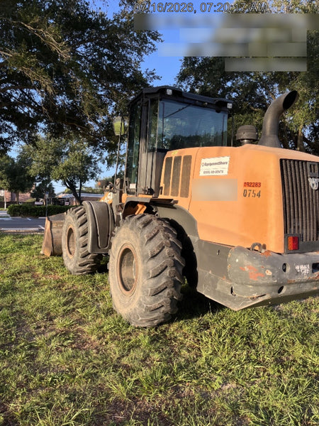 2017 Case 621G CLOSED CAB, JRB 416 STYLE HYD COUPLER