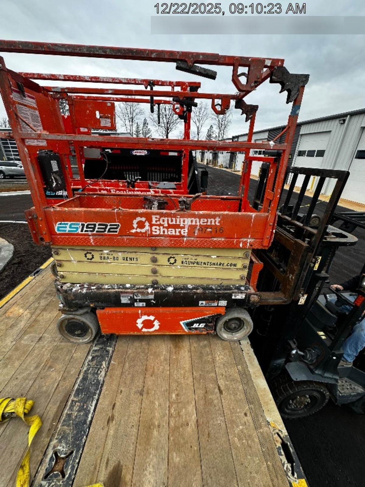 2023 JLG ES1932