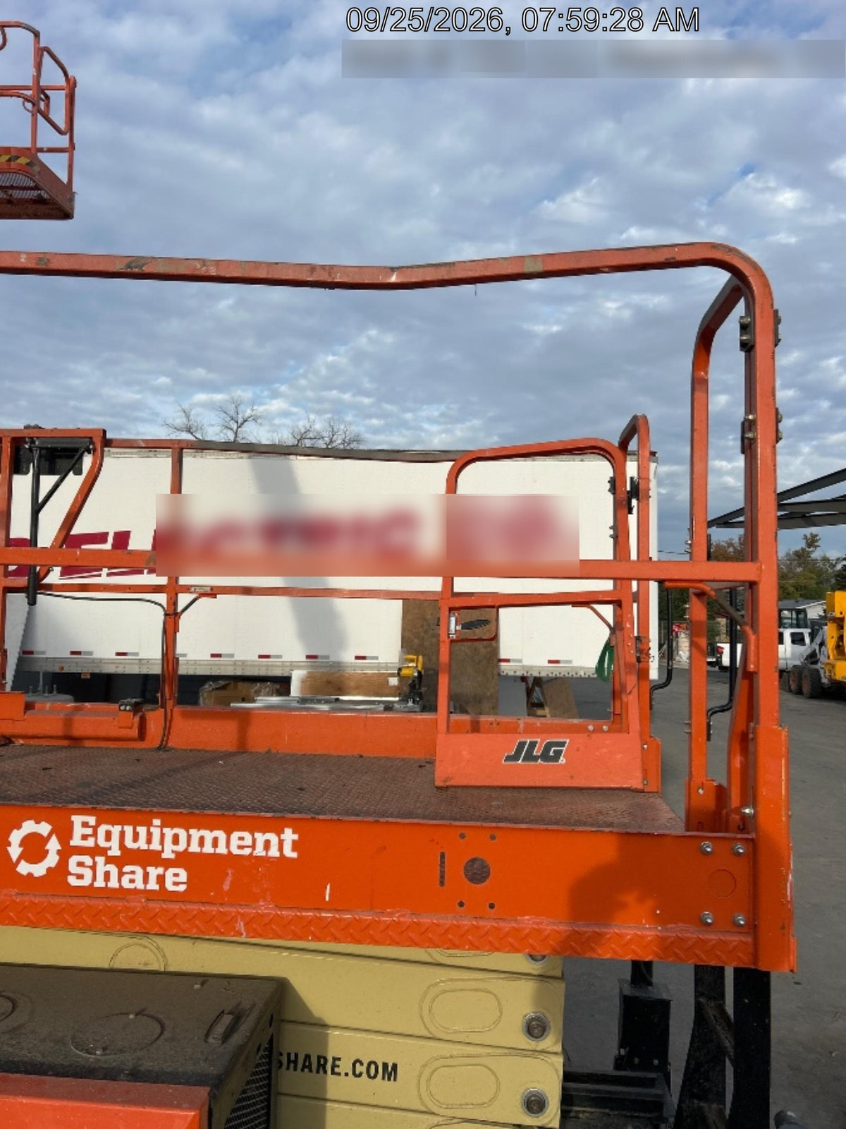 2023 JLG RT3369