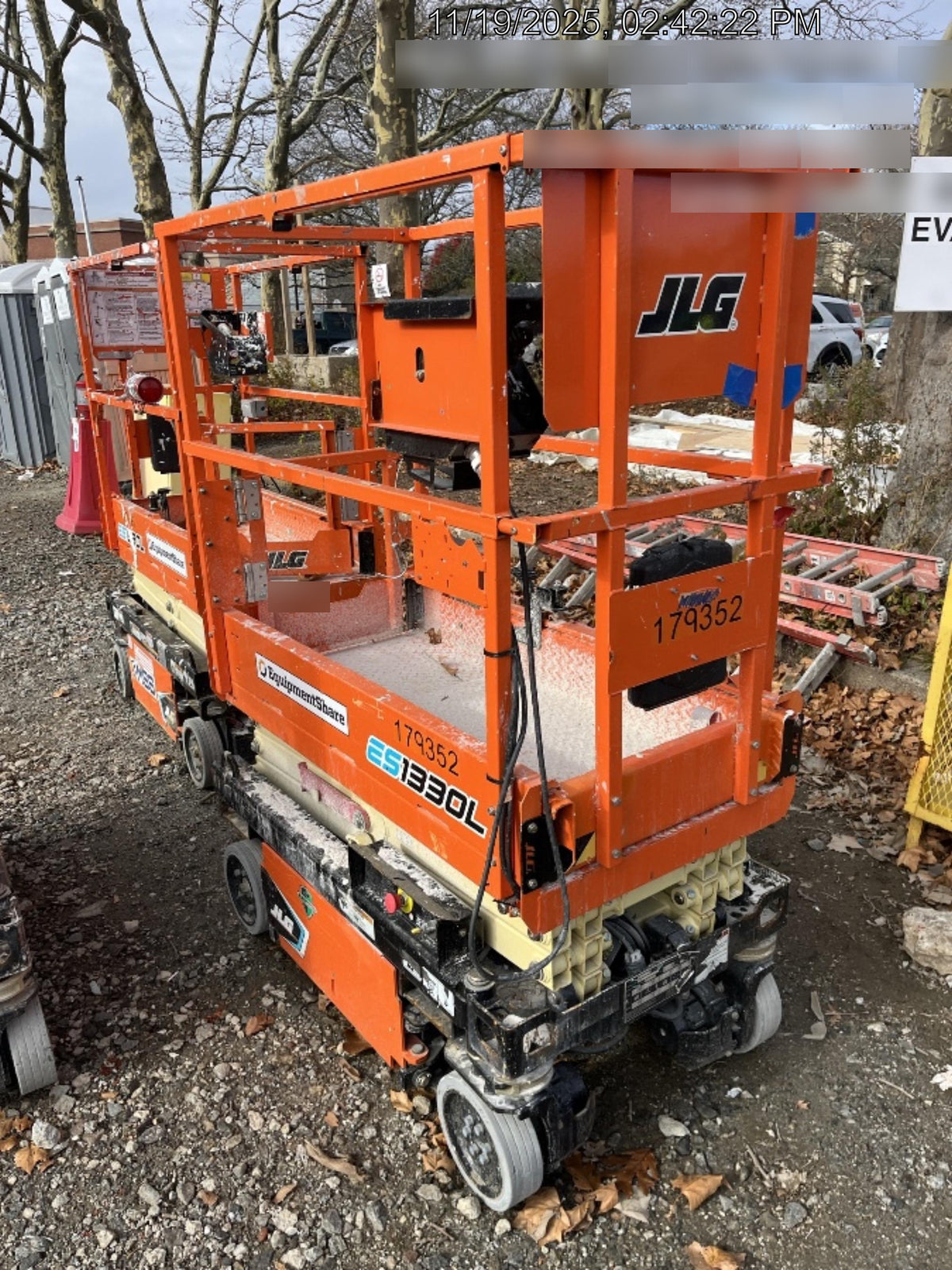 2021 JLG ES1330L