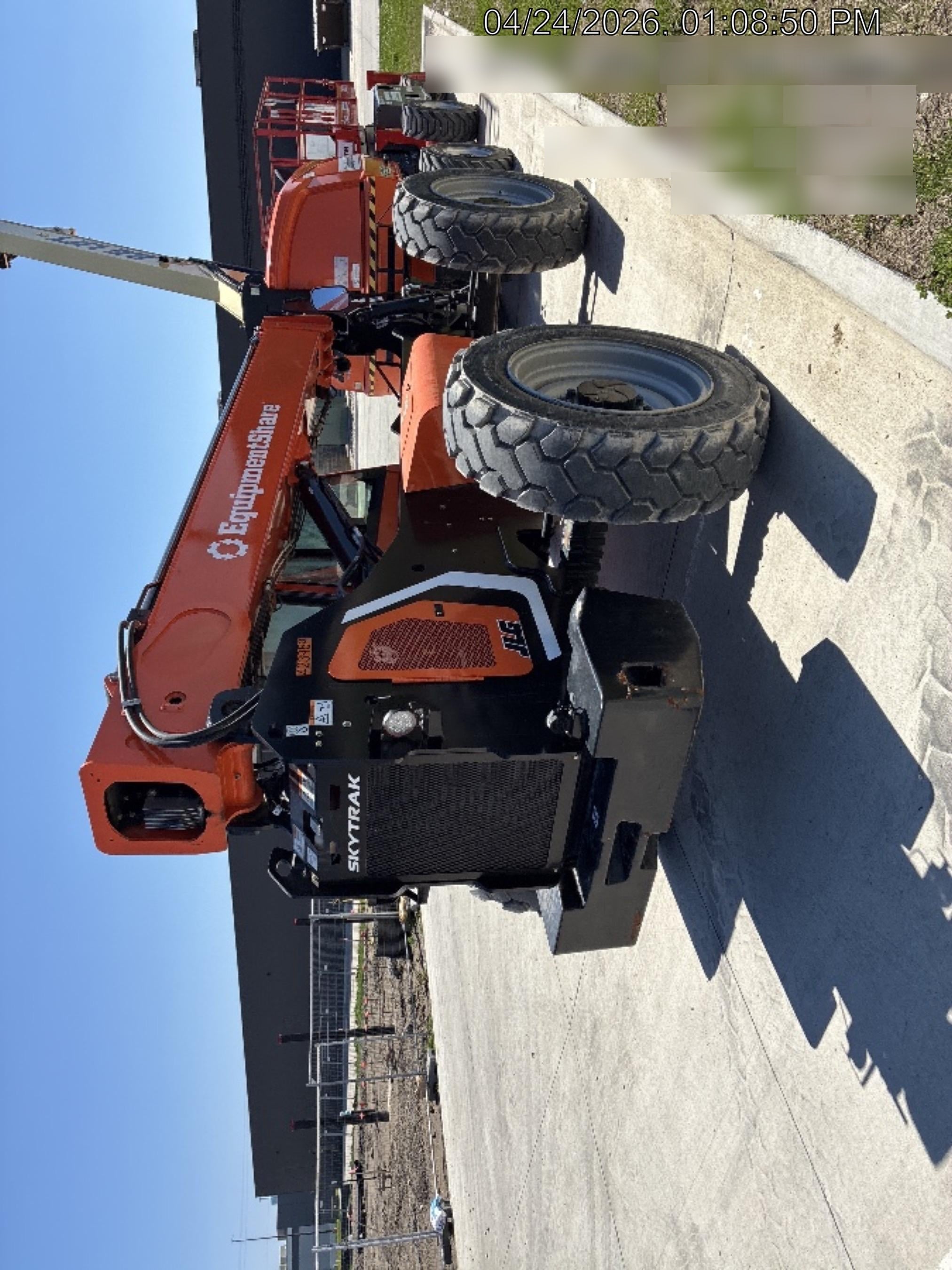2024 SKYTRAK 8042