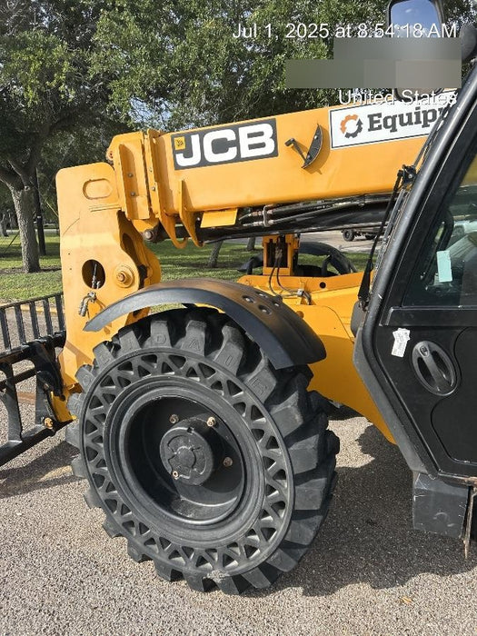 2019 JCB 509-42 Cab/Heat/Air, 74 HP, Solid Tires, STD Worklight, Beacon, Aux Hydraulics, Lifting Eye, Back up Alarm w/66" Carriage/60" Forks